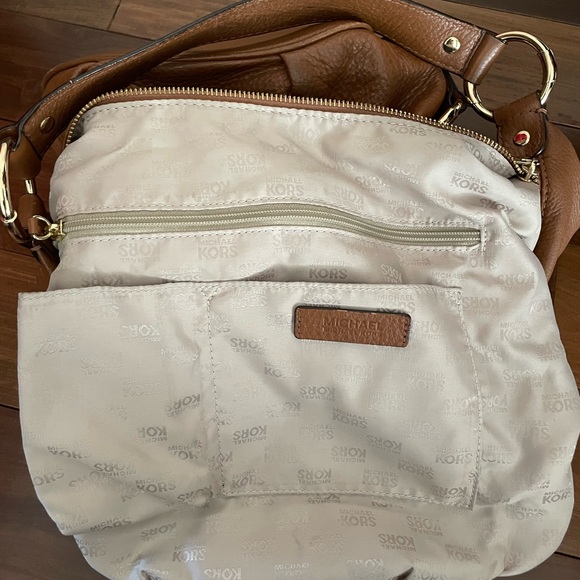 Leather Michael Kors purse - Picture 5 of 5